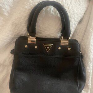 Guess Bags| Simple Cute Black Guess Bag | Used Handbag